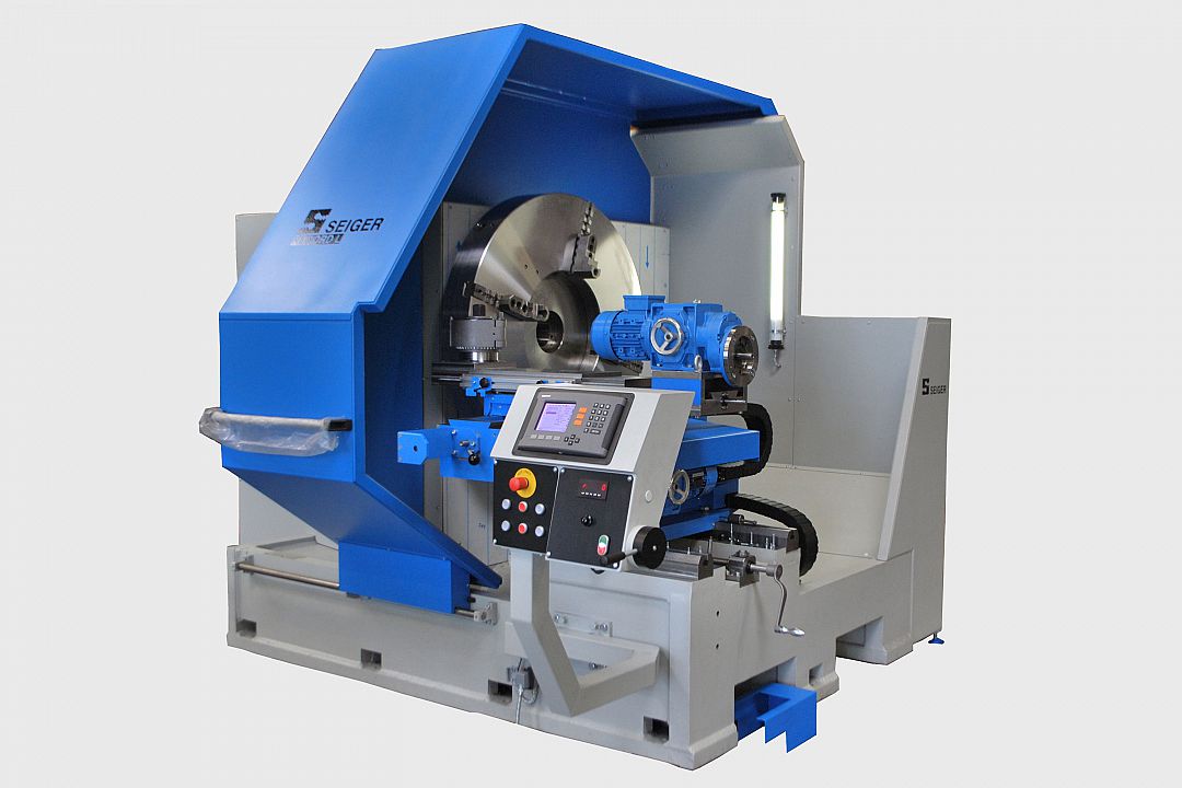 Special lathe for face cutting as conventional machine for reworking housing parts.